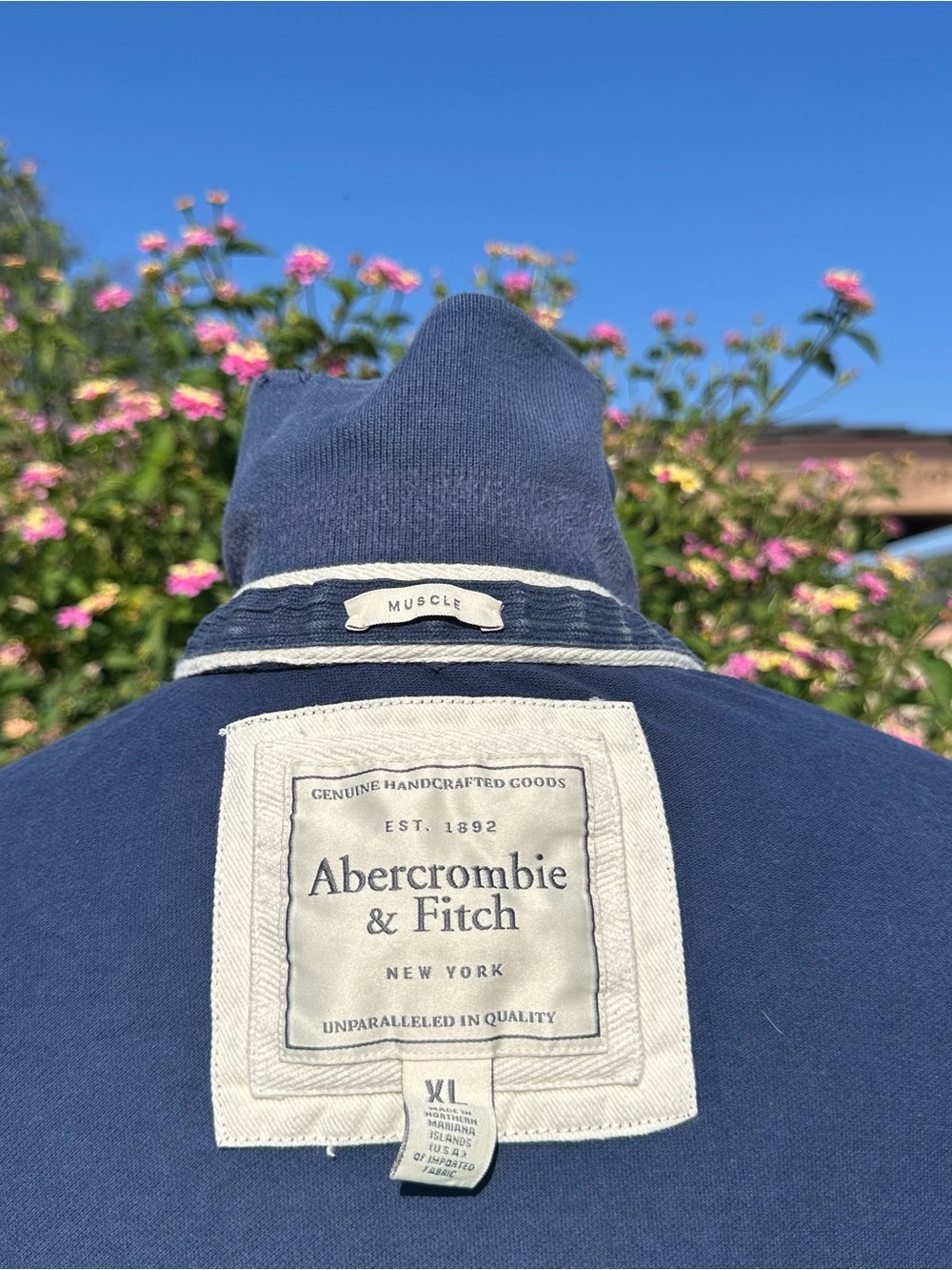 Abercrombie & Fitch Navy Polo with Yellow Graphic Size XL Vintage Preppy - Picture 10 of 10
